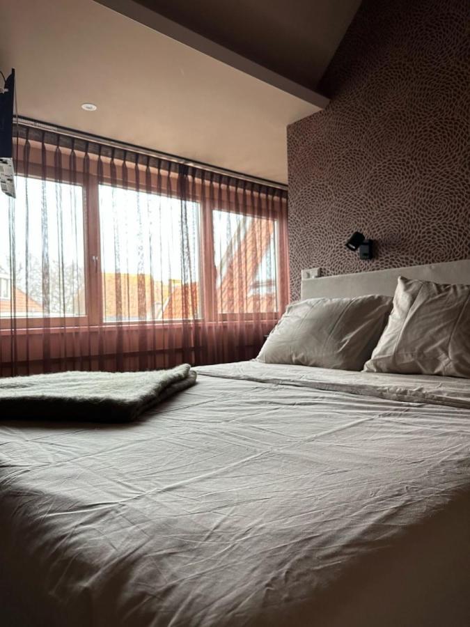 Bed Bij Bistro Apartment Medemblik Exterior photo